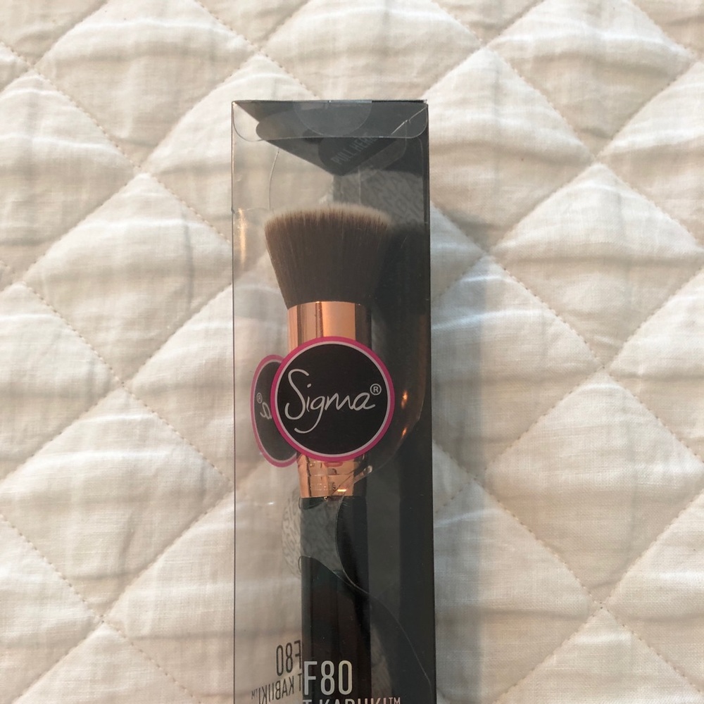 Sigma F80 Flat Kabuki Foundation Brush